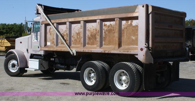 image for item A2460 2000 Peterbilt 378 dump truck