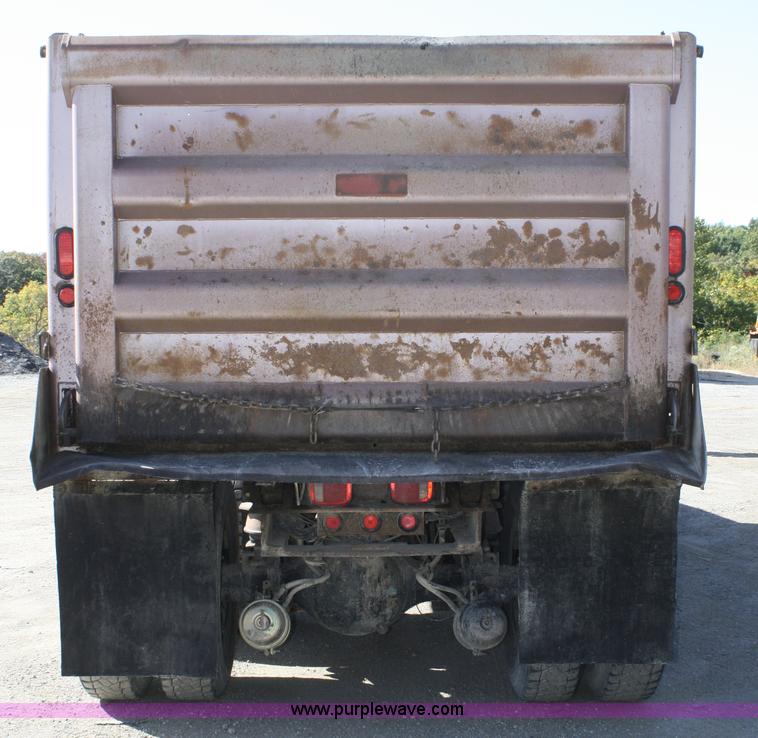 image for item A2460 2000 Peterbilt 378 dump truck