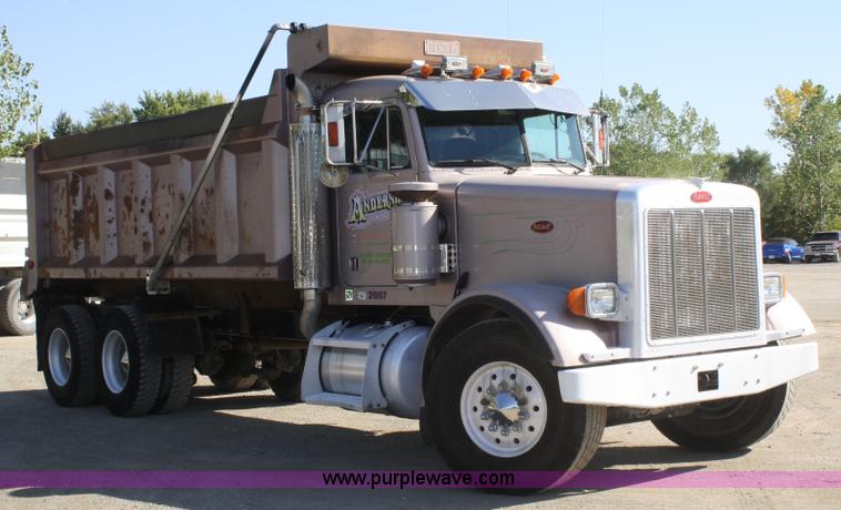 image for item A2460 2000 Peterbilt 378 dump truck