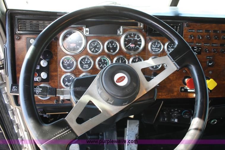 image for item A2460 2000 Peterbilt 378 dump truck