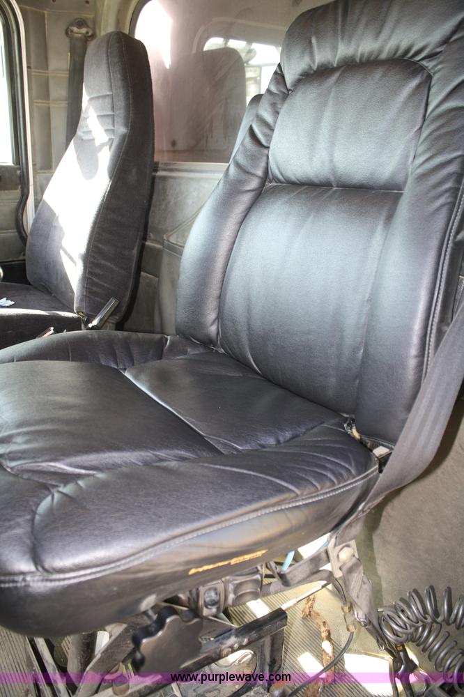 image for item A2460 2000 Peterbilt 378 dump truck