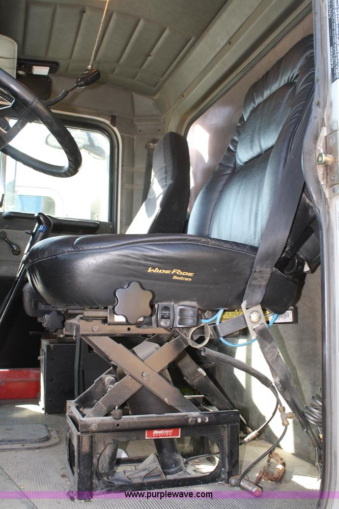 image for item A2460 2000 Peterbilt 378 dump truck