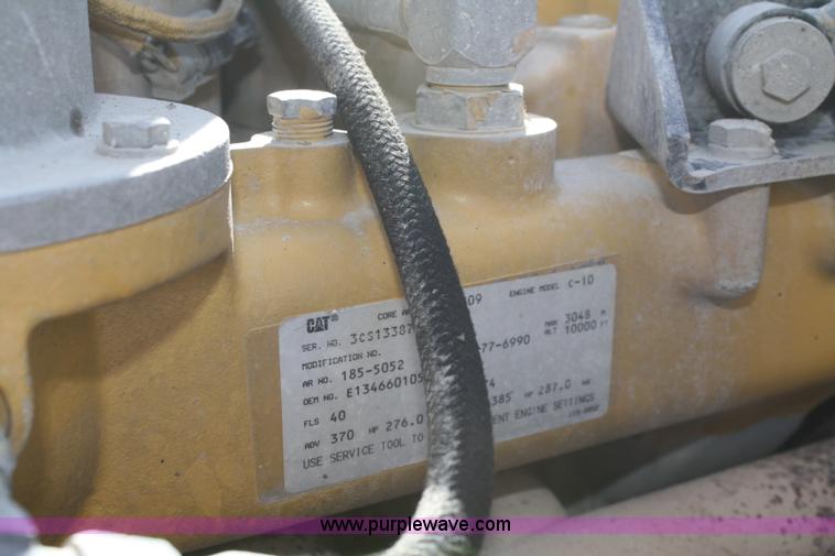 image for item A2460 2000 Peterbilt 378 dump truck