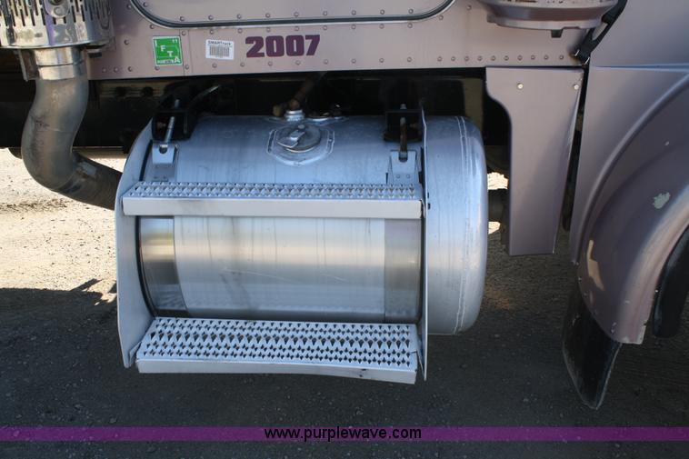 image for item A2460 2000 Peterbilt 378 dump truck