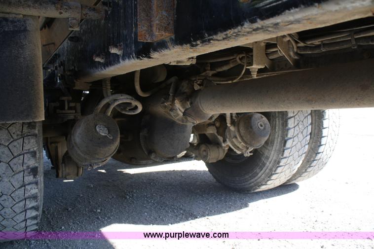 image for item A2460 2000 Peterbilt 378 dump truck