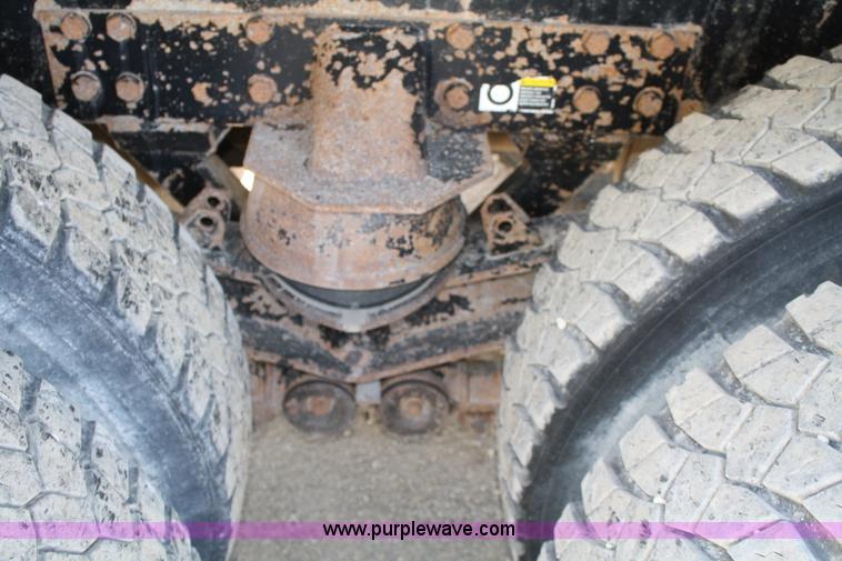 image for item A2460 2000 Peterbilt 378 dump truck