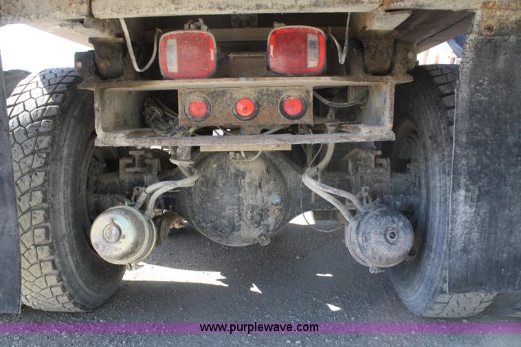 image for item A2460 2000 Peterbilt 378 dump truck