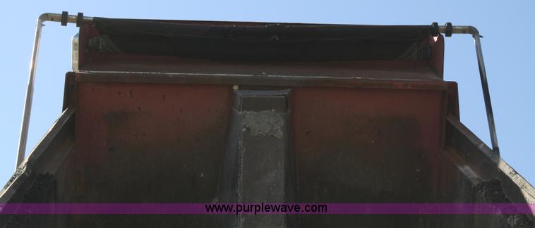 image for item A2460 2000 Peterbilt 378 dump truck