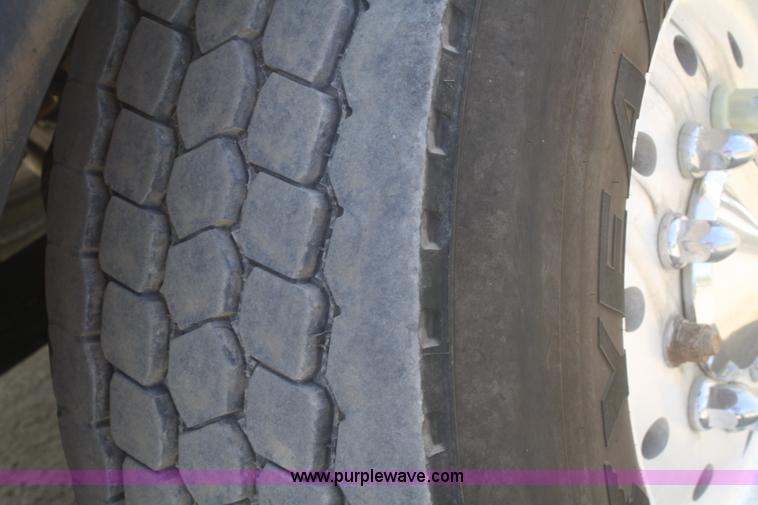 image for item A2460 2000 Peterbilt 378 dump truck