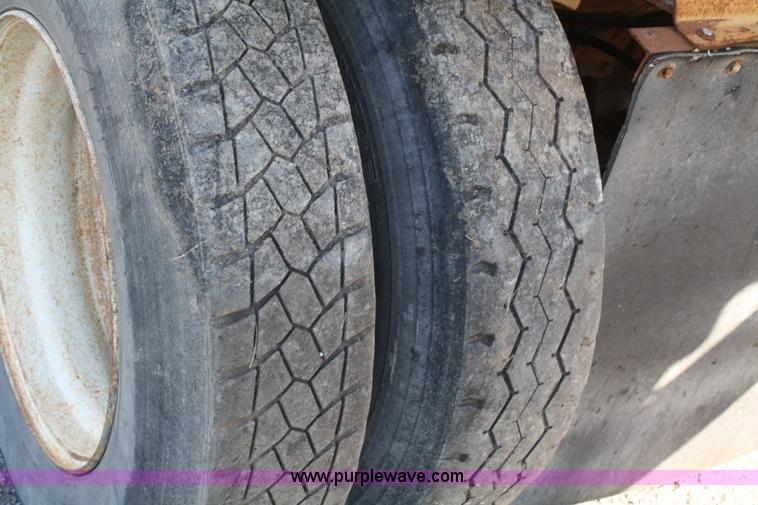 image for item A2461 1997 Load King 2060 belly dump trailer