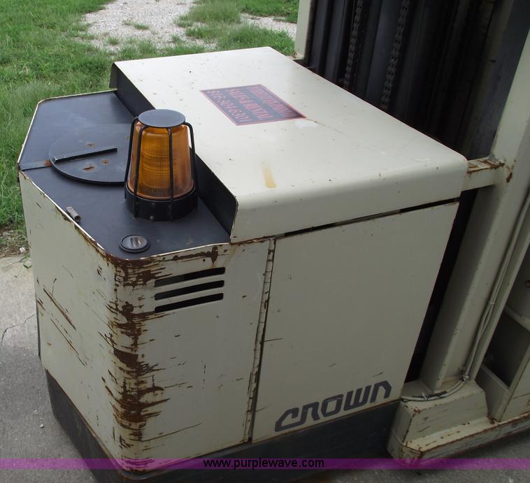 image for item A4076 Crown stand-up forklift