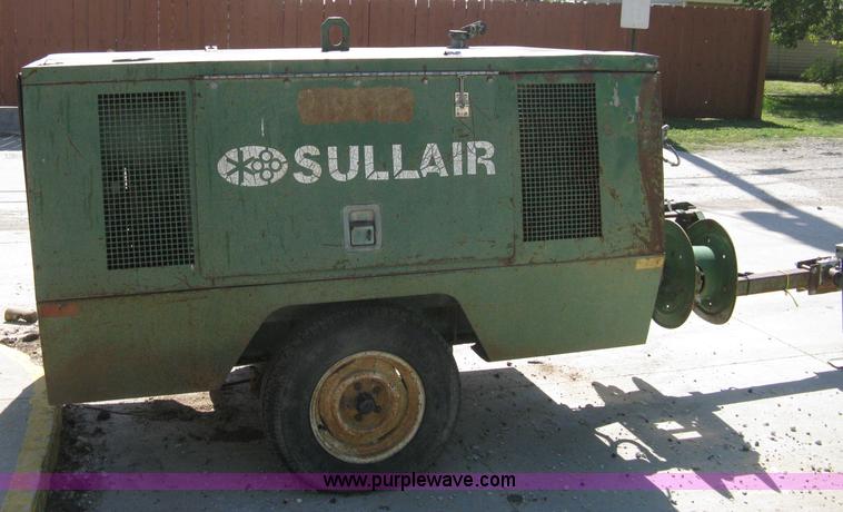 image for item A4382 Sullair 185Q compressor