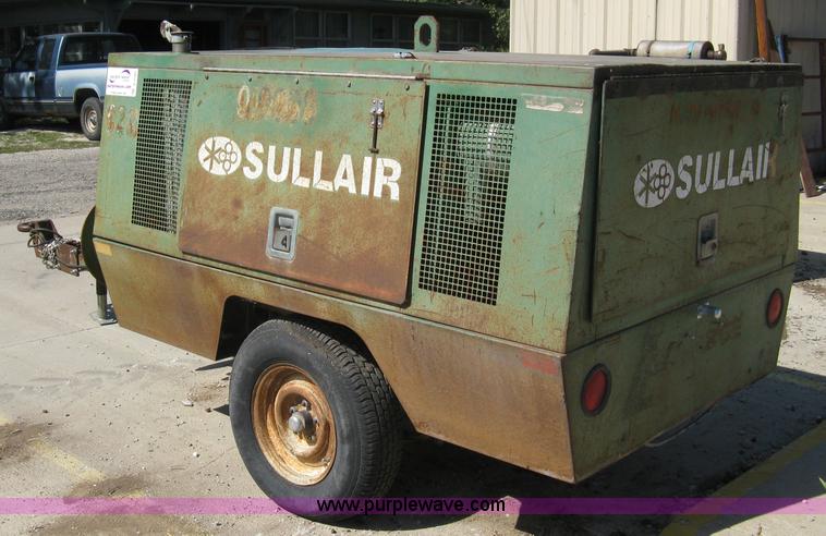 image for item A4382 Sullair 185Q compressor