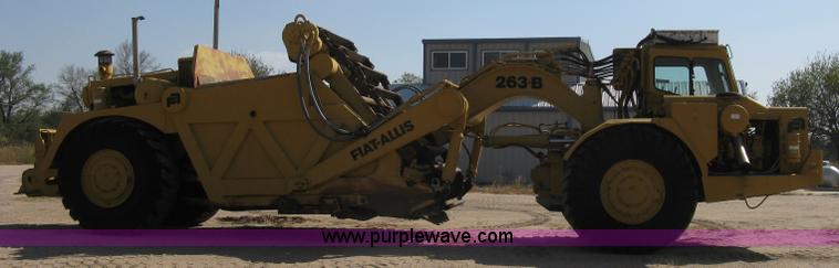 image for item A4389 1980 Fiat-Allis 263B paddle scraper