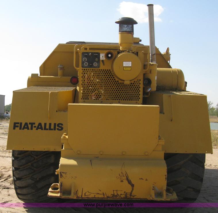 image for item A4389 1980 Fiat-Allis 263B paddle scraper