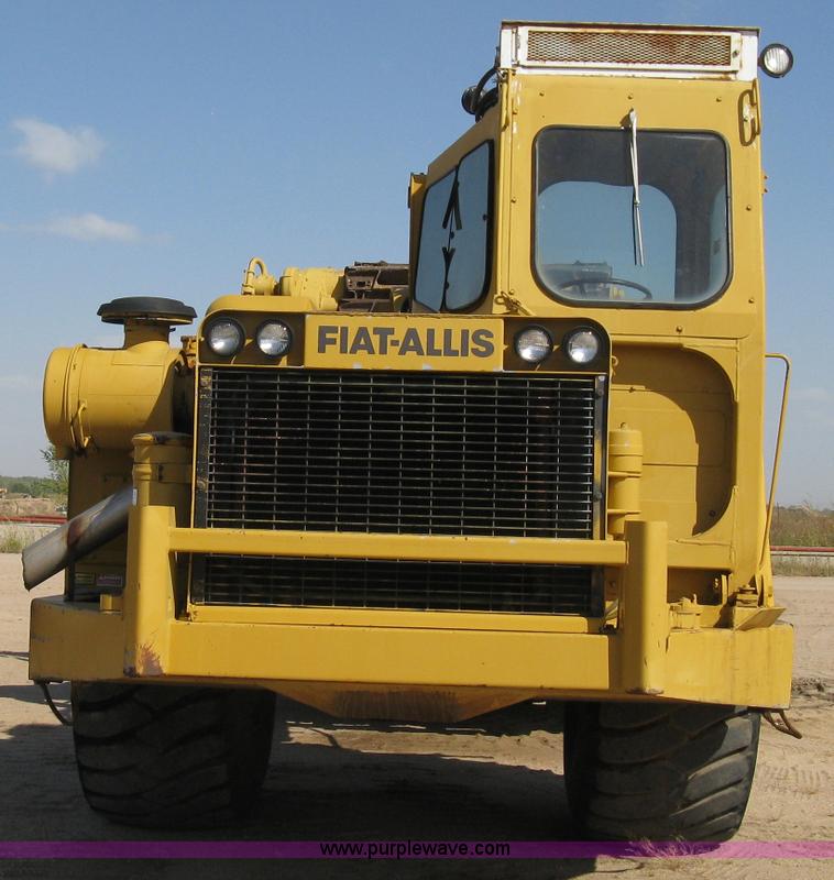 image for item A4389 1980 Fiat-Allis 263B paddle scraper