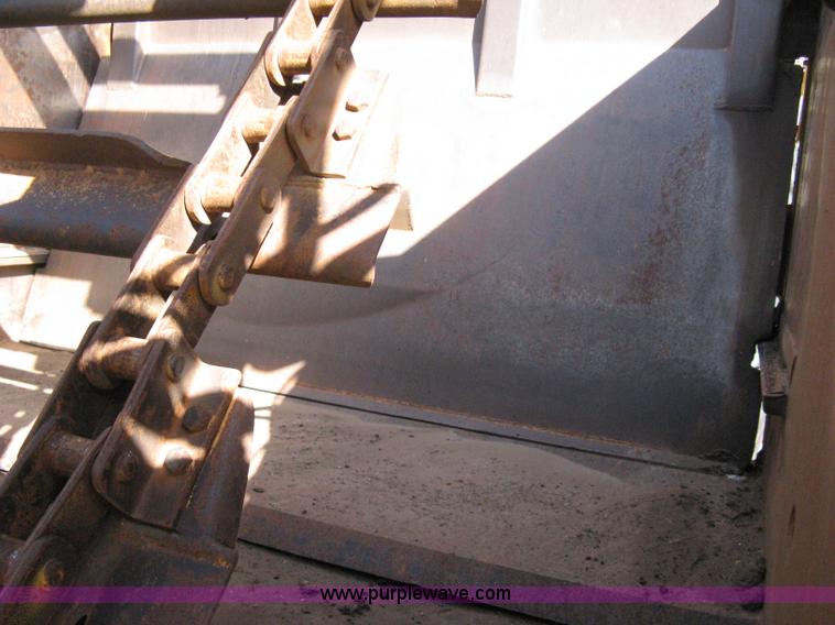 image for item A4389 1980 Fiat-Allis 263B paddle scraper