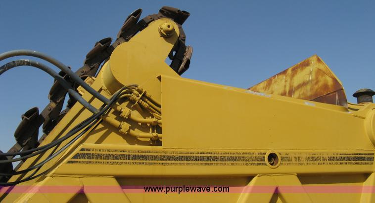 image for item A4389 1980 Fiat-Allis 263B paddle scraper