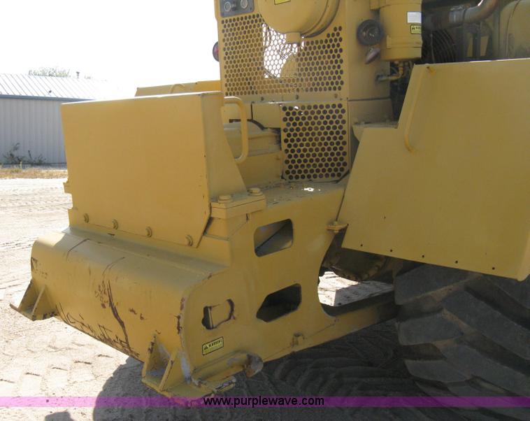 image for item A4389 1980 Fiat-Allis 263B paddle scraper