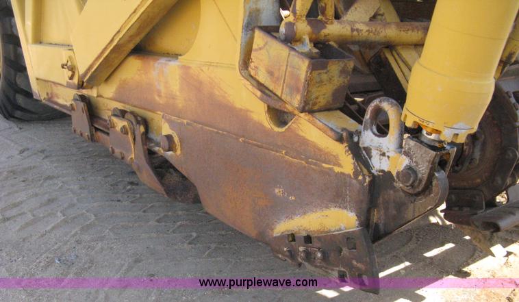 image for item A4389 1980 Fiat-Allis 263B paddle scraper