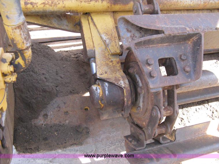 image for item A4389 1980 Fiat-Allis 263B paddle scraper