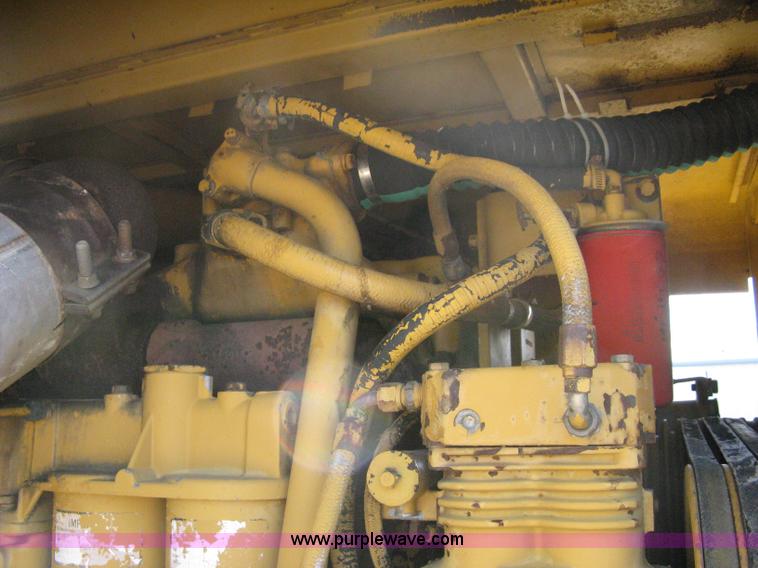 image for item A4389 1980 Fiat-Allis 263B paddle scraper