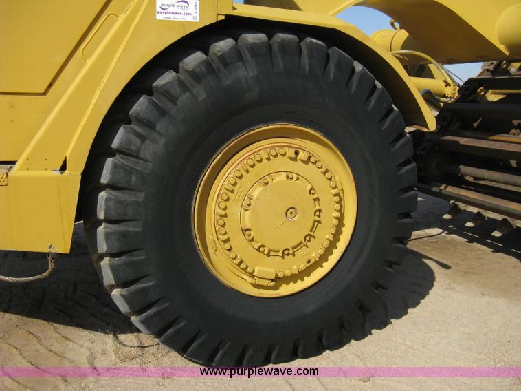 image for item A4389 1980 Fiat-Allis 263B paddle scraper