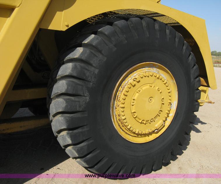 image for item A4389 1980 Fiat-Allis 263B paddle scraper