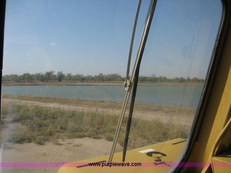 image for item A4389 1980 Fiat-Allis 263B paddle scraper