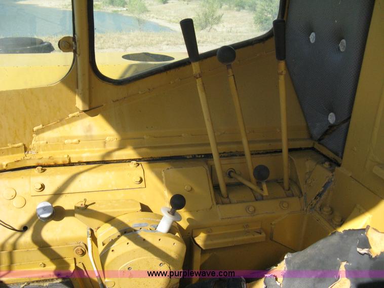 image for item A4389 1980 Fiat-Allis 263B paddle scraper