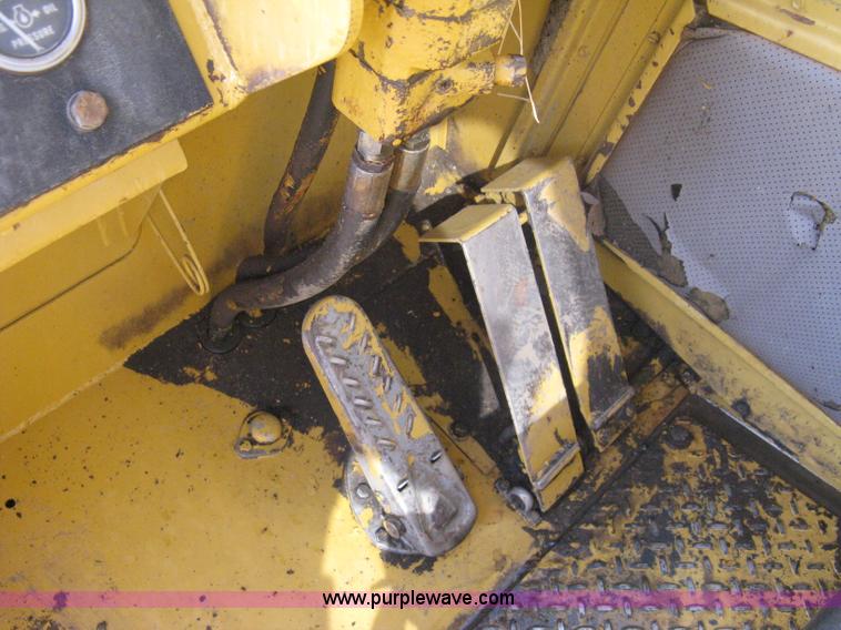 image for item A4389 1980 Fiat-Allis 263B paddle scraper