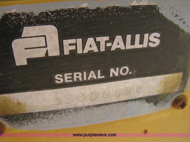 image for item A4389 1980 Fiat-Allis 263B paddle scraper