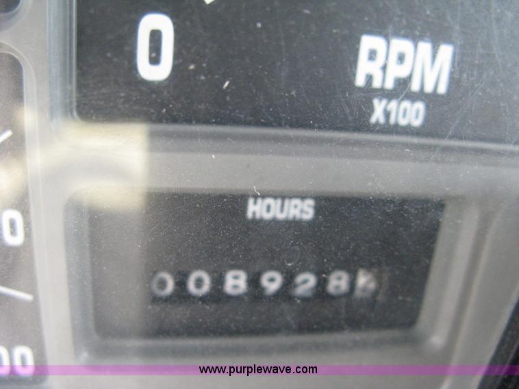 image for item A4390 1995 International 4700 semi truck