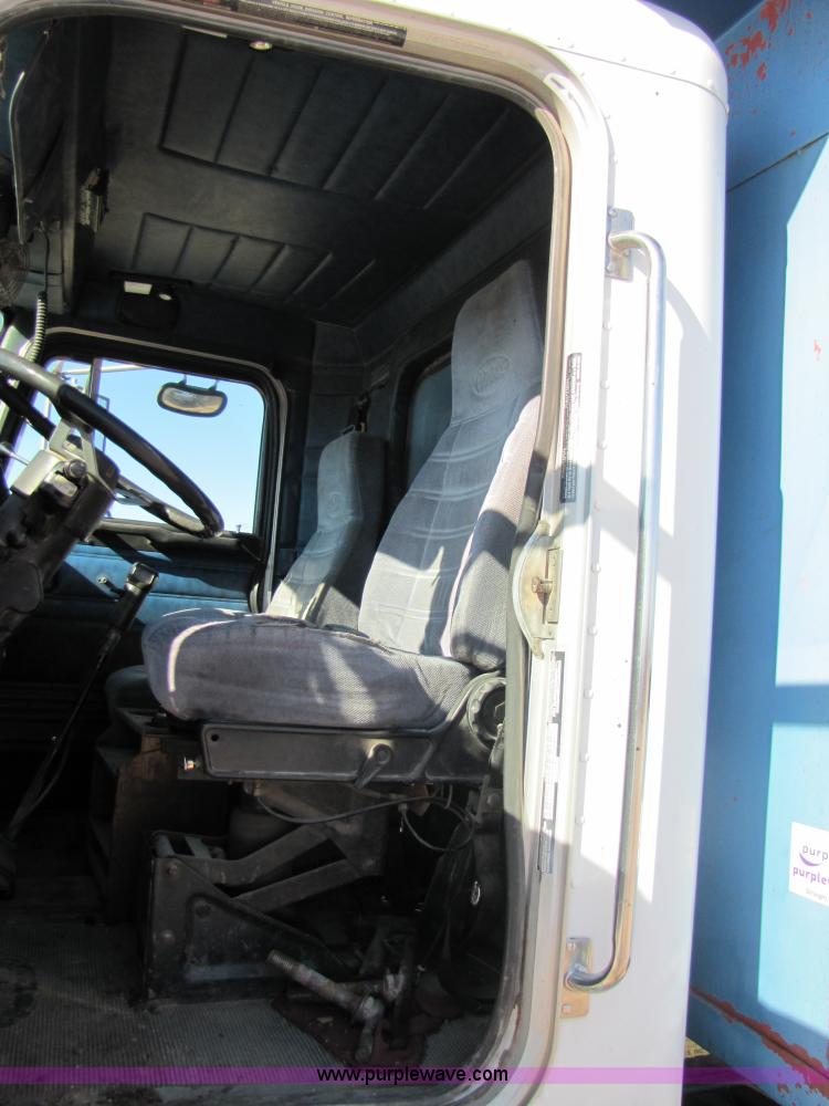 image for item A4628 1994 Peterbilt 378 dump truck