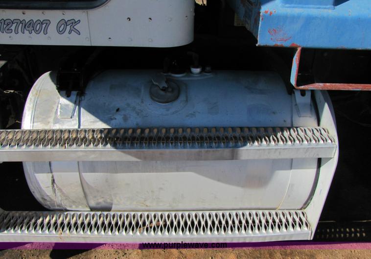 image for item A4628 1994 Peterbilt 378 dump truck