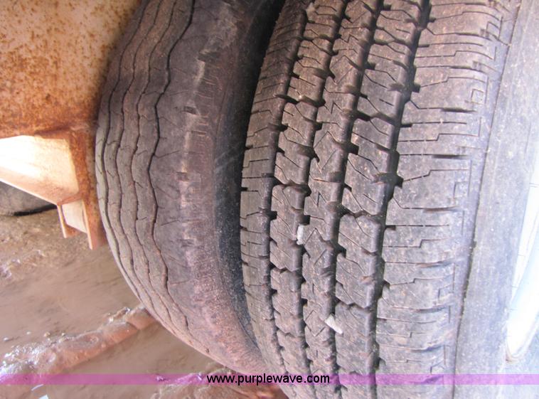 image for item A4630 1993 Belshe T-24AP 24' flatbed trailer