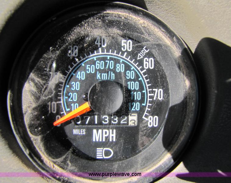 image for item A4631 1986 Mack R688ST semi truck