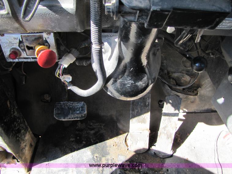 image for item A4631 1986 Mack R688ST semi truck