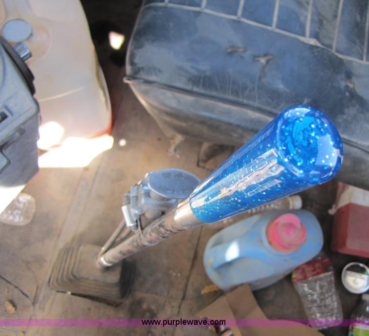 image for item A4631 1986 Mack R688ST semi truck