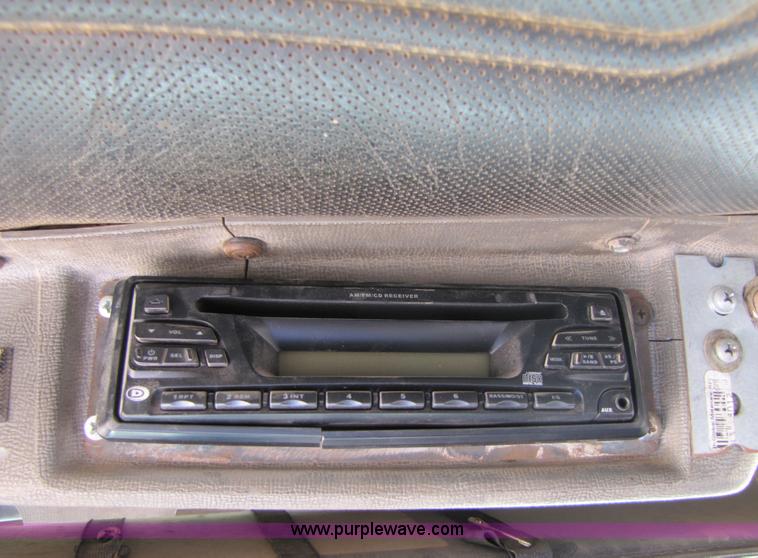 image for item A4631 1986 Mack R688ST semi truck