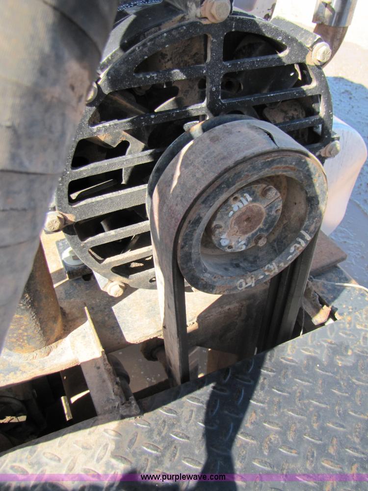 image for item A4631 1986 Mack R688ST semi truck