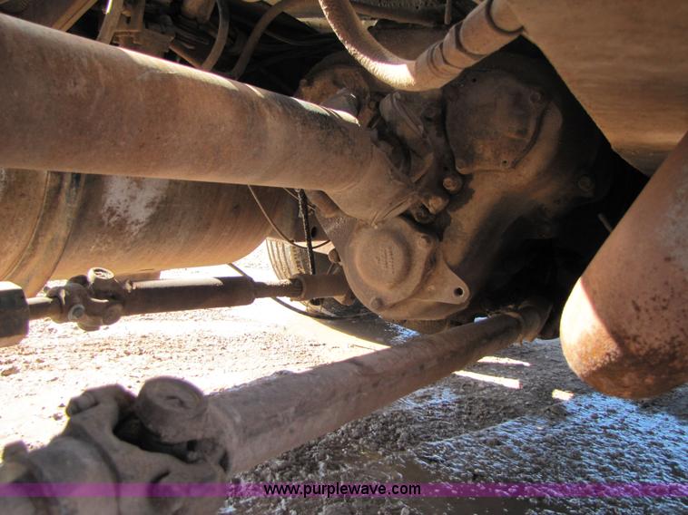 image for item A4631 1986 Mack R688ST semi truck