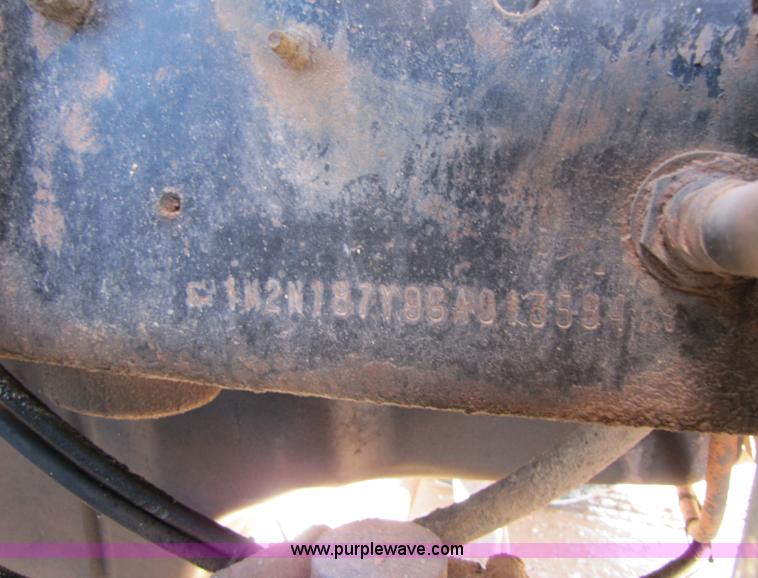 image for item A4631 1986 Mack R688ST semi truck