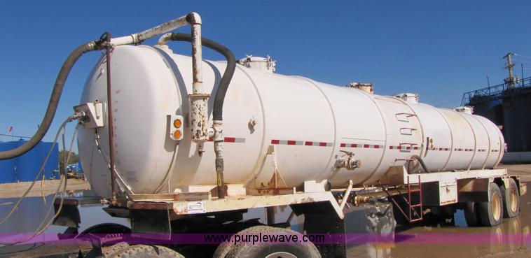 image for item A4632 1979 shop built 150 barrel vacuum trailer