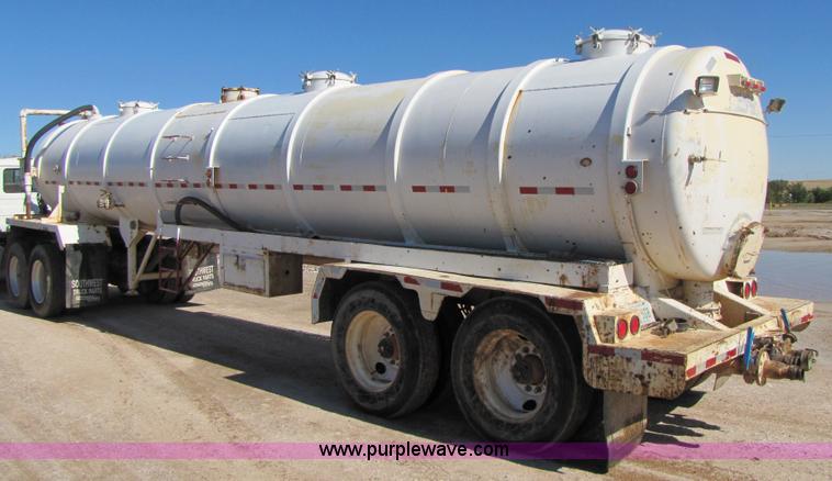 image for item A4632 1979 shop built 150 barrel vacuum trailer