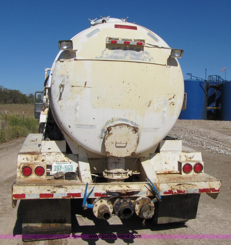 image for item A4632 1979 shop built 150 barrel vacuum trailer