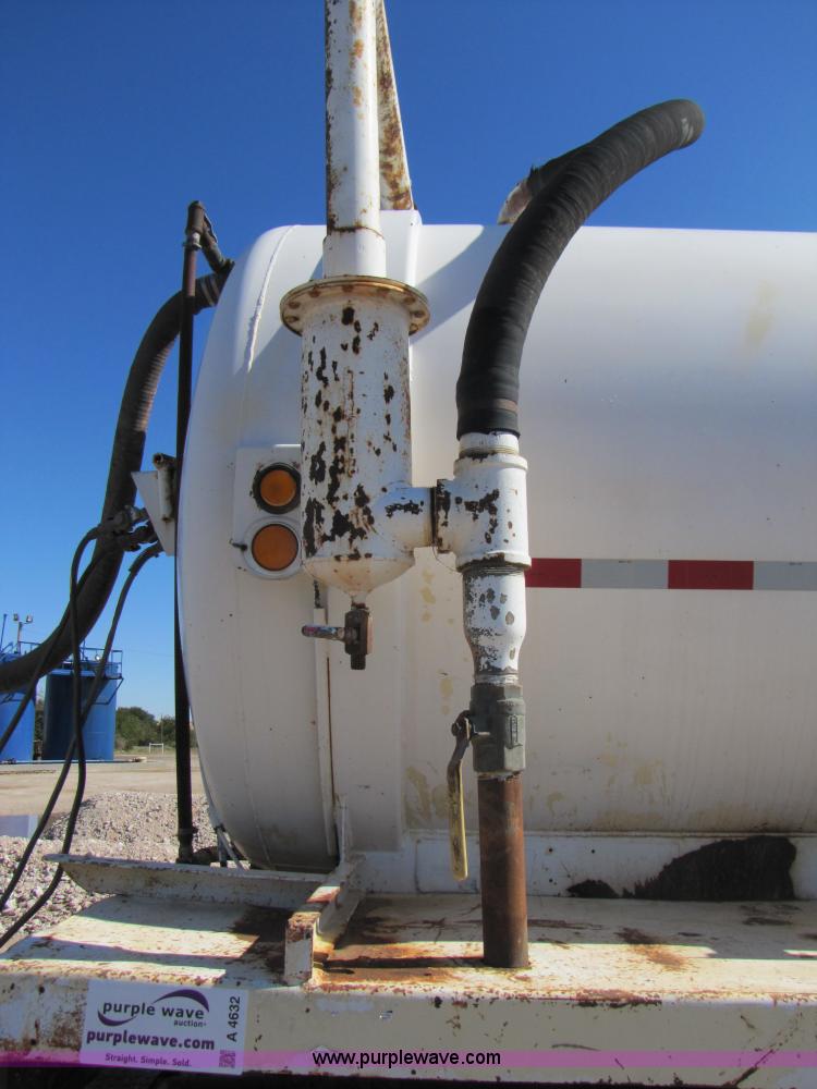 image for item A4632 1979 shop built 150 barrel vacuum trailer