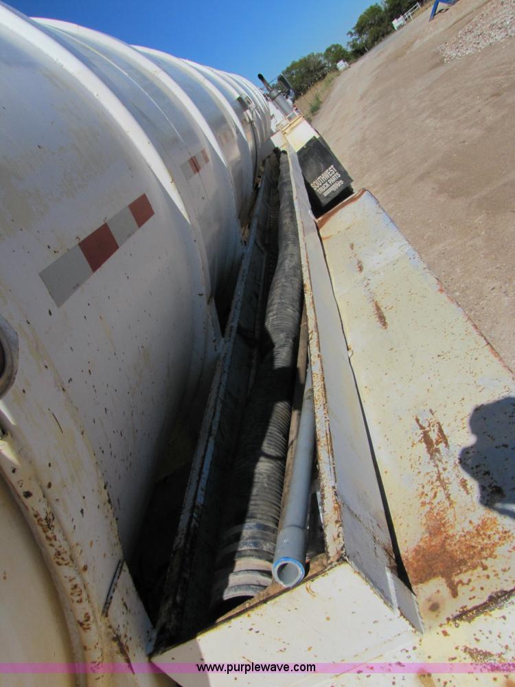 image for item A4632 1979 shop built 150 barrel vacuum trailer