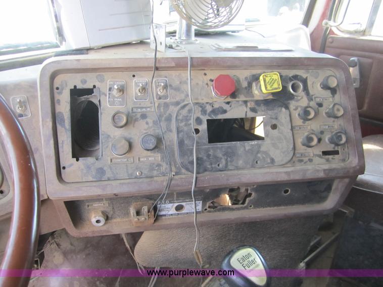 image for item A4723 1988 White WCA dump truck