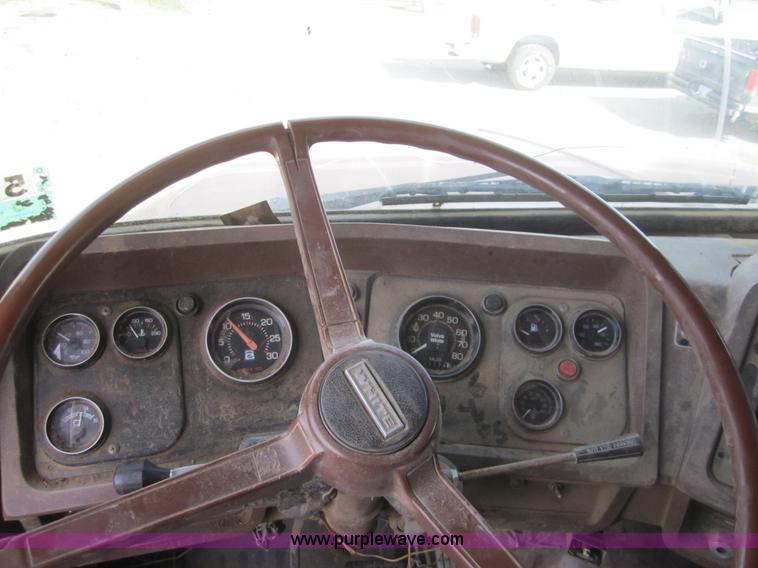 image for item A4723 1988 White WCA dump truck